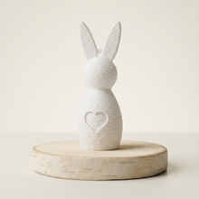 Afbeelding in Gallery-weergave laden, Ostara Pendant - Kleine 3D konijntjes