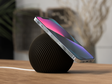 Afbeelding in Gallery-weergave laden, PureS Japandi β Ribbed MagSafe Phone Charger Stand