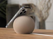 Afbeelding in Gallery-weergave laden, PureS Japandi – Ribbed MagSafe Phone Charger Stand
