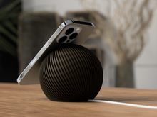 Afbeelding in Gallery-weergave laden, PureS Japandi – Ribbed MagSafe Phone Charger Stand
